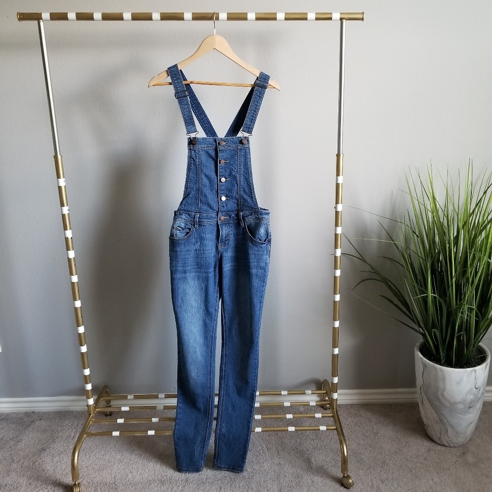 Overalls, The inseam is about 31.5” these are super cute and skinny legged